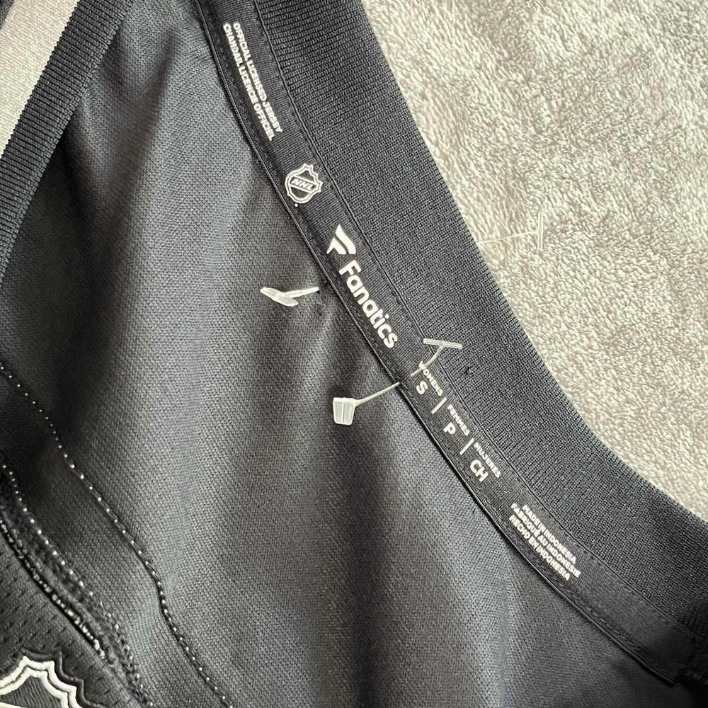 Los Angeles Kings Jersey Womens Small NHL Hockey Fanatics 2023 Polyester - Picture 10 of 16